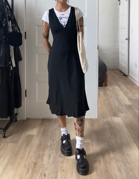 Dress With Tee Shirt Underneath, Satin Dress With Shirt Under, 90s Slip Dress Outfit Grunge, Grunge Slip Dress Outfit, Layered Maxi Dress Outfit, Long Dress With Shirt Underneath, Black Cami Dress Outfit, Shirts Under Dresses, Camisole Dress Outfit