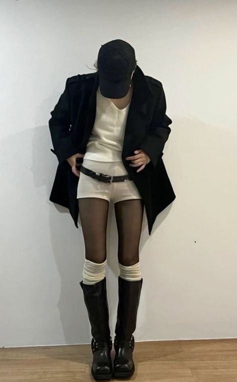 Y2k Old Money, Oufits Casual, Sock Outfits, Fashion Mistakes, Mode Inspo, 가을 패션, Autumn Outfit, Knee High Socks, 10 Pounds