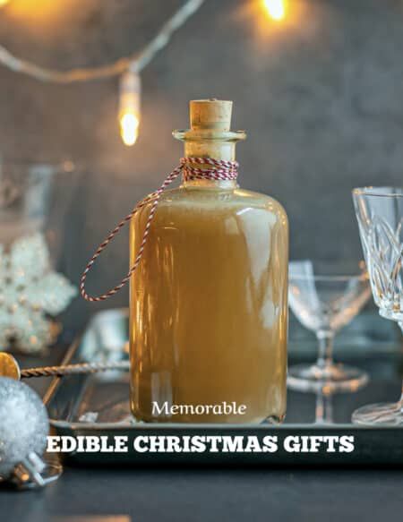 Salted Caramel Drinks, Salted Caramel Whiskey, Caramel Drink, Liquid Caramel, Caramel Drinks, Edible Christmas Gifts, Salty Caramel, Salted Caramel Fudge, Liqueurs Recipes