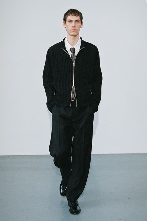 Mfpen Copenhagen Spring 2025 https://www.vogue.com/fashion-shows/copenhagen-spring-2025/mfpen/slideshow/collection#13 Ysl Suit, Mens Minimalist Fashion, Copenhagen Spring, Old Head, None Of Your Business, Corporate Attire, Corporate Fashion, Concept Clothing, Spring 2025