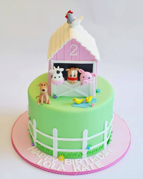 Petting Zoo Cake, Zoo Birthday Cake, Farm Cakes, Petting Zoo Birthday, Zoo Cake, Cottage Food, Barn Party, Farm Cake, Zoo Birthday