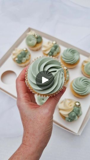 Sage Green Birthday Cupcakes, Green Cupcakes Decoration, Eucalyptus Cupcakes, Green Cupcakes Ideas, 2023 Cupcakes, Sage Green Cupcakes, Eucalyptus Cake, Wedding Dessert Cupcakes, Wedding Cupcakes Ideas