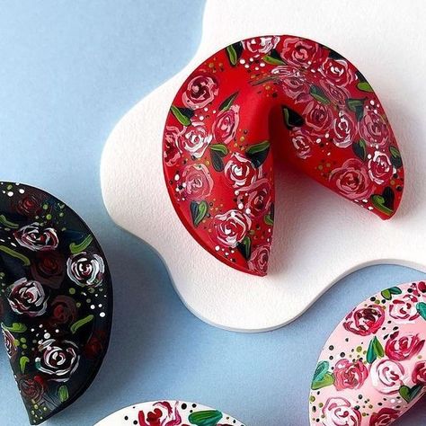 Chinese Fortune Cookie, Polymer Clay Accessories, Clay Accessories, Fortune Cookies, Fortune Cookie, Create Diy, Polymer Clay Tutorial, Clay Tutorials, Art Handmade