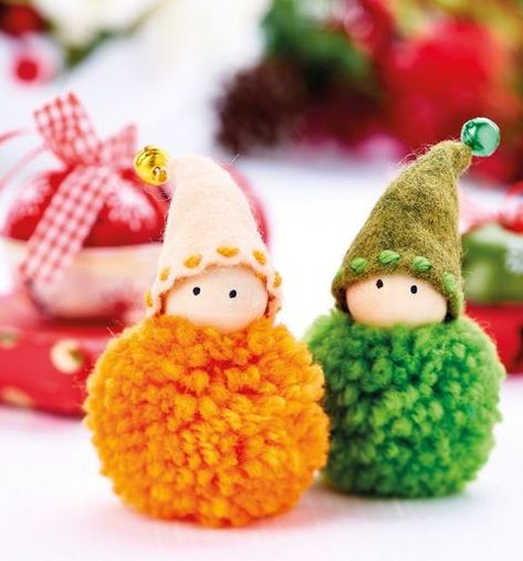 Pom Pom Toys, Pom Pom Dolls, Elf Craft Ideas, Christmas Crafts With Pom Poms, Pom Pom Crafts Christmas, Elf Diy Crafts, Pompom Christmas Decorations, Christmas Toys Diy, Pom Pom Christmas Decorations