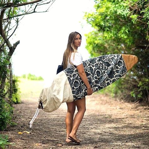 ✂️ DIY SURFBOARD BAG ✂️  A perfect Sunday activity and a great way to recycle old material that’s just hanging about.  Visit our Facebook or IG post for instructions!   #womenandwaves #artsandcrafts #diy #boardbag #diyboardbag #sundayfun #selfcaresunday Diy Surfboard, Surfboard Covers, Surf Bag, Sunday Activities, Surfboard Bag, Surfboard Art, Surf Culture, Ways To Recycle, Surf Trip