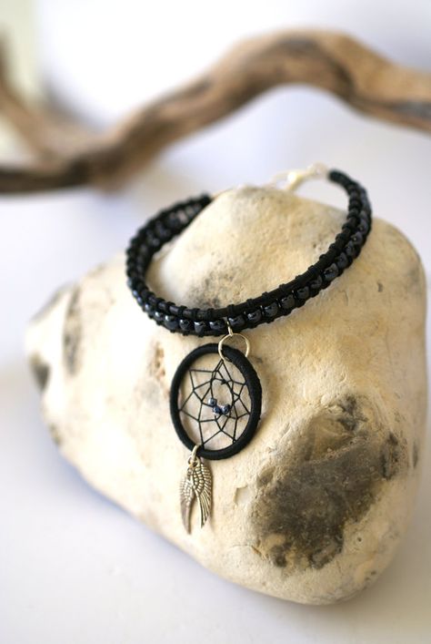 Dream Catcher Bracelet, Dream Catcher Jewelry, Black Dream Catcher, Dream Catcher Craft, Boho Life, Diy Gemstone, Black Beaded Bracelets, Dream Catcher Diy, My Art Studio