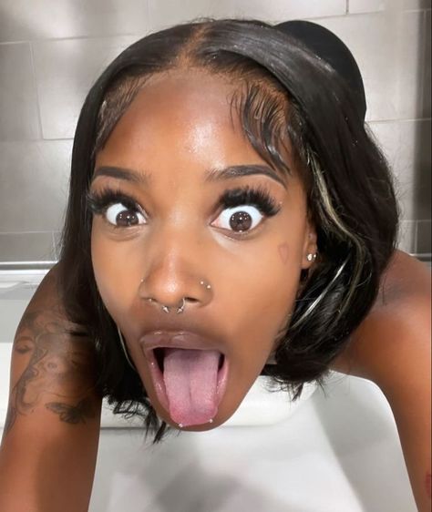 Snake Eyes Tongue Piercing, Dimple Piercings, Back Dimple Piercings, Big Lips Natural, Dimple Piercing, Cute Nose Piercings, Eye Piercing, Braids Hairstyles Pictures, Cute Piercings