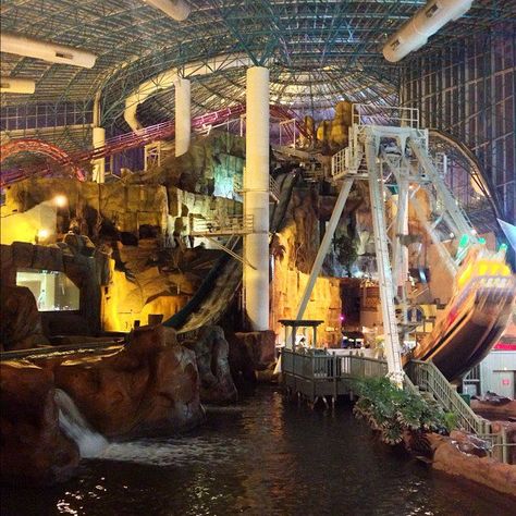 Who remembers when there was water at the ‪#‎Adventuredome‬? Have you been on the ride that replaced it? Now we have El LOCO! Come on in to Circus Circus in Las Vegas and check out all of our awesome rides! #TBT #thegoodolddays Las Vegas Horseback Riding, Circus Circus Las Vegas, Circus Circus Hotel Las Vegas, Las Vegas Ferris Wheel, Adventuredome Las Vegas, Traveling Circus, Circus Circus, Vegas Baby, Opening Day