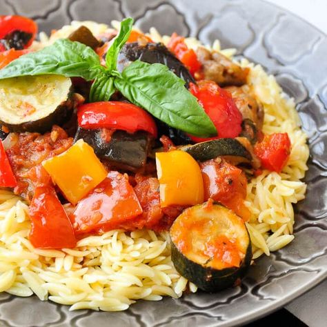 Spicy Ratatouille with Orzo - an outstanding vegetarian meal for Meatless Monday! Ratatouille Recipe, Rock Recipes, Dinner Party Recipes, Vegetarian Meal, Broccoli Recipes, Meatless Monday, Vegetable Sides, Healthy Eating Recipes, Orzo