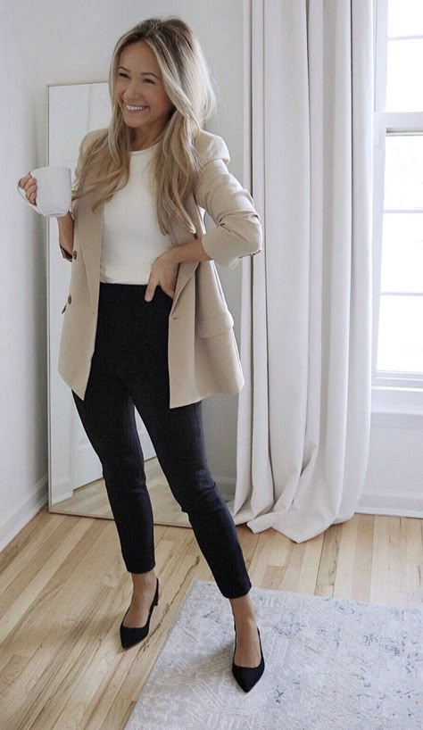 Neutral Fall Work Outfits, Small Business Owner Outfits, Women’s Style 30s, Women’s Outfits 30s, Business Outfit For Short Women, 2023 Business Professional Women, Doctors Wife Outfits, Sleek Business Casual Outfits, Hr Outfits Casual