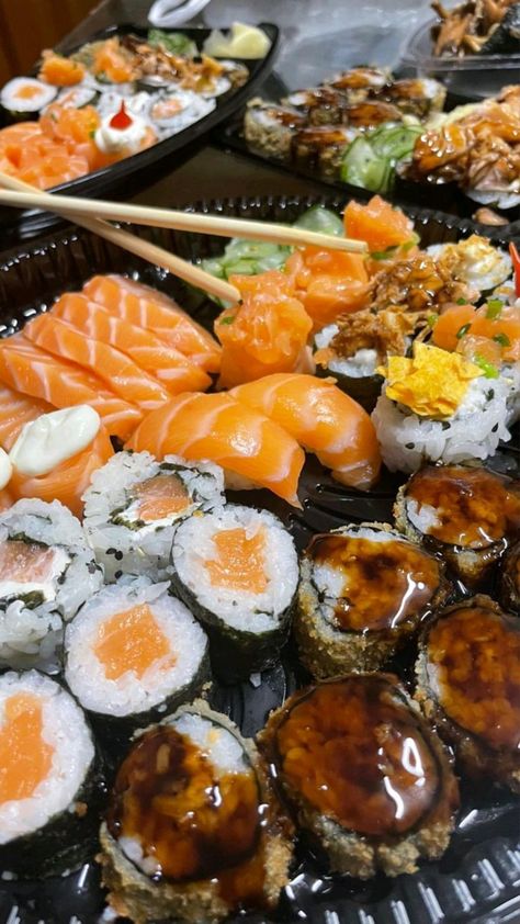 Jantar Fake Story, Sushi Fake Story, Confort Food, Salty Foods, Sushi Recipes, Fancy Food, Healing Food, Fake Food, Fake Story