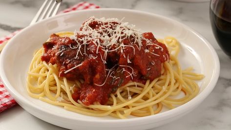 Martha Stewart Meatballs, Classic Meatballs Recipe, Classic Meatballs, Fried Meatballs, Instant Family, Gardening Diy, Italian Meatballs, Meatballs Recipe, Beef Chuck