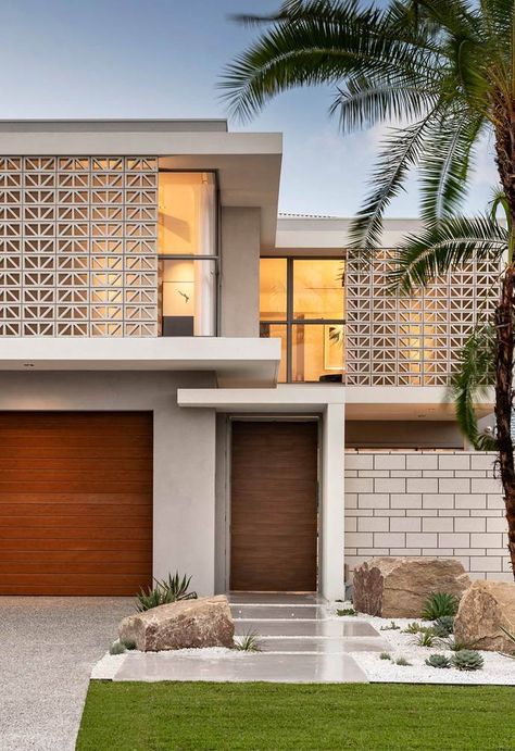 Breeze blocks are one of this year’s biggest trends and for good reason! Here are 10 homes that get breeze blocks right. Block Wall Ideas, Exterior Cladding Options, Palm Springs Homes, Palm Springs Houses, وابي سابي, Wall Plants, Palm Springs Architecture, Breeze Block Wall, Privacy Wall