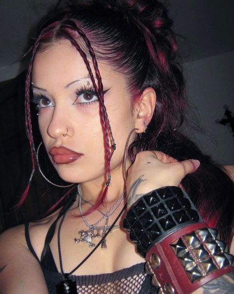 maybematea Easy Gothic Hairstyles, 90s Alternative Hairstyles, 90s Goth Hair, Edgy Updo Hairstyles, Rockstar Hairstyles, Edgy Updo, 2000s Hair, 90s Grunge Hair, Concert Hairstyles