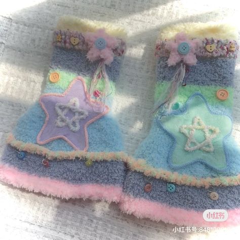 Kawaii Crochet Clothes, Crochet Fairy, Crochet Baby Shoes Pattern, Kawaii Crochet, Crochet Quilt, Fun Crochet Projects, Diy Crochet Projects, Clothes Crafts, Crochet Accessories