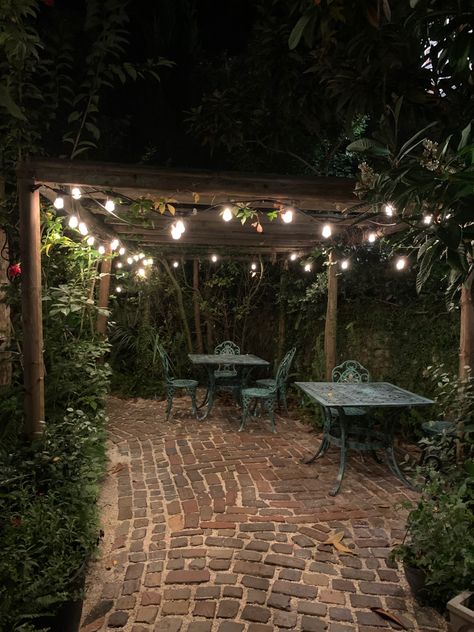 Backyard Dark Aesthetic, Backyard Patio Aesthetic, Small Outdoor Patio Aesthetic, Outdoor Lights Aesthetic, Bar Area Aesthetic, Fairy Lights Backyard, Backyard Fairy Lights, Backyard At Night, Gardens At Night