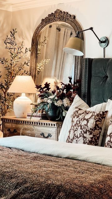 Moody Old World Bedroom, Eclectic French Bedroom, Guest Bedroom French Country, Floral Blanket Aesthetic, French Moody Decor, Fall Cottage Bedroom, French European Bedroom, Old World Style Bedroom, Moody Fall Bedroom