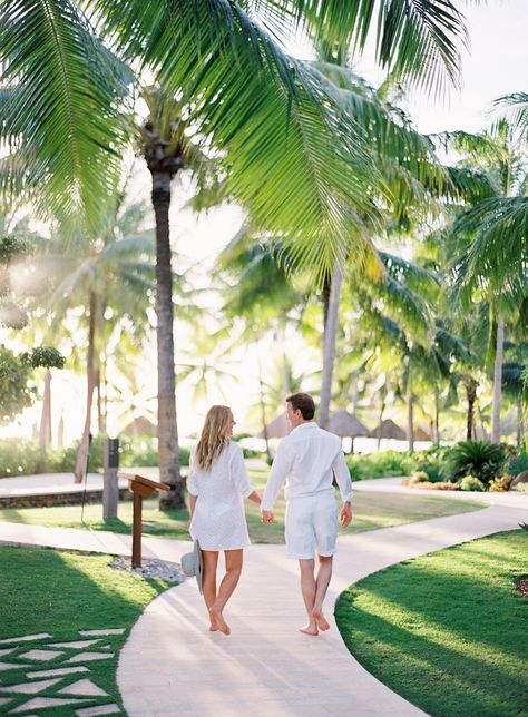 Micro-Moons: The Latest Honeymoon Trend in 2019 | Taking more time off for those exotic destinations can come with pressure at work, strain on the bank account and pure exhaustion from all the fun that was just had. Enter the solution: the micro-moon. A shorter, closer-to-home honeymoon that you take immediately after your big day but before the big trip you’ve been planning all year. | Photo: Jose Villa Four Seasons Bora Bora, Bora Bora Honeymoon, Honeymoon Photography, Glass Bottom Boat, Jose Villa, Guest Ranch, Unique Venues, Southern Weddings, Island Getaway