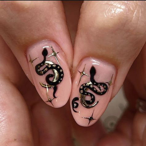 Red Black Nails, Snake Nails, New Nail Designs, Halloween Nail Art, Minimalist Nails, Prom Nails, Cute Nail Designs, Chic Nails, Acrylic Nail Designs