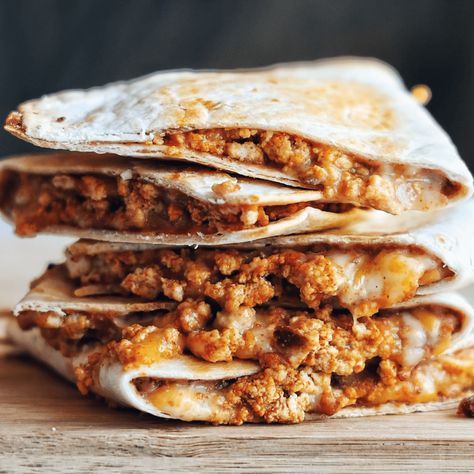 Vegan Oven Baked Quesadillas Quesadilla In Oven, Quesadillas In The Oven, Baked Quesadillas, Vegan Nacho Cheese Sauce, Vegan Refried Beans, Vegan Nacho Cheese, Vegetarian Mexican Recipes, Vegetarian Quesadilla, Vegan Nachos Cheese