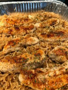 CHICKEN WITH GARLIC PARMESAN RICE Garlic Parmesan Rice, Top Slow Cooker Recipes, Parmesan Rice, Chicken With Garlic, Chicken And Rice Casserole, Easy Chicken And Rice, Garlic Rice, Chicken Recipies, Chicken Tender Recipes