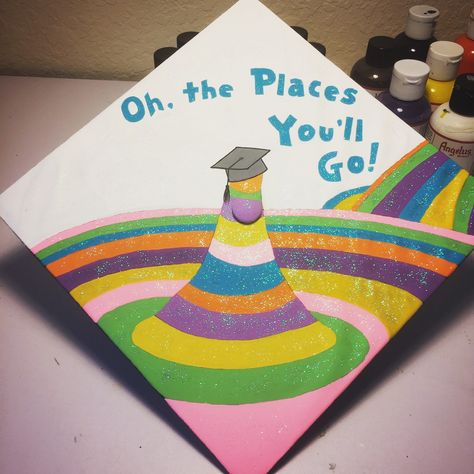 A fun Dr. Seuss themed grad cap. Dr Suess Graduation Cap Ideas, Dr Seuss Graduation Cap, Medical School Party, Graduation Countdown, College Caps, Disney Grad Caps, Education Graduation Cap, Teacher Graduation Cap, Caps Ideas