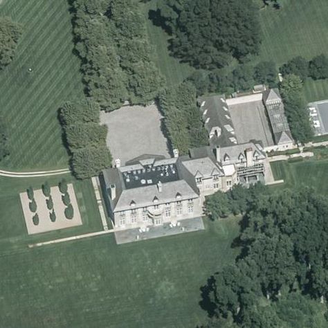 Jon Bon Jovi's House (Google Maps). Jon Bon Jovi, legendary rocker and rising philanthropist, has lived with his wife and four children in their Middletown New Jersey mansion since 1999. The rock start bought the land in 1995 and built a custom home for his family. The home is on 16 acres of... Jon Bon Jovi Wife, Bon Jovi Always, Ally Mcbeal, Hidden Movie, Charlie Rose, Red Bank, Movie Screen, European Tour, High School Sweethearts