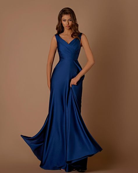 New Bridesmaids dresses in-store available in variety colours. #nicoletta #bridesmaids #bridesday #bridesmaids #bridetobride #moderndresses #elegant #inspo Debutante Dresses, Maternity Evening, Lycra Dress, Black Tie Formal, Formal Evening Wear, Plastic Dress, Full Length Dress, Bridesmaid Robes, Bridal Robes