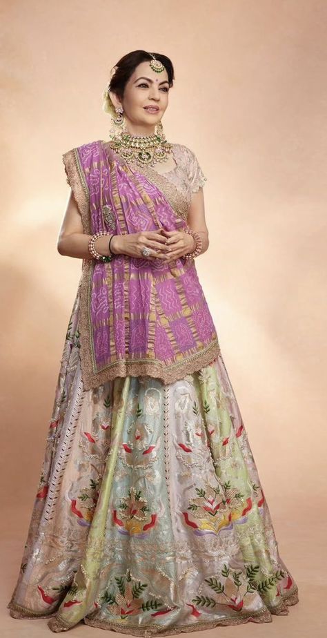 Neeta Ambani Lehenga, Saree For Wedding Function Guest, Ambani Lehenga, Mom Lehenga, Ghagra Blouse, Neeta Ambani, Saree For Wedding, Best Indian Wedding Dresses, Saree For Wedding Function