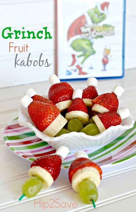 Creative Christmas Appetizers, Grinch Fruit Kabobs, Easy Holiday Snacks, Grinch Kabobs, Christmas Snacks Easy, Easy Christmas Party, Best Christmas Appetizers, Grinch Party, Fruit Skewers