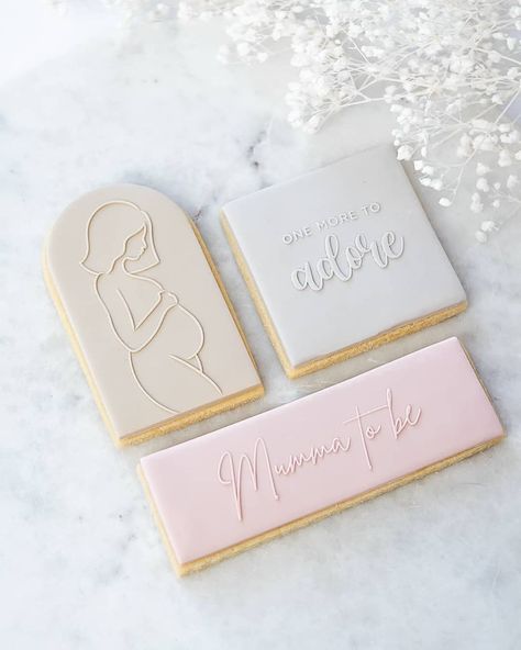 Lulu & Stone on Instagram: “We have an addition to this sweet set ☺️ We will be releasing our Mother's Day stamps on Saturday the 6th of March 💕 #luluandstone…” Sugar Cookie Inspiration, Square Cookies, Oreo Balls, Embosser Stamp, Shower Balloons, Sugar Cookie Designs, Cookie Stamp, Gender Reveals, Frosted Acrylic