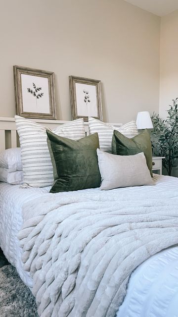 Hunter Green Neutral Bedroom, Pop Of Green Bedroom, Home Decor Ideas Green And Grey, Beige Gold And Green Bedroom, Green Bedding With Grey Headboard, Bedroom With Hunter Green Accents, Neutral And Green Bedding, Green And Grey Bedding Ideas, Neutral Green Bedding