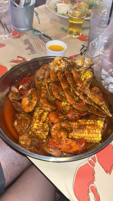 Cajun Corn, Yummy Seafood, Seafood Recipes Healthy, Food Babe, Seafood Boil, Delicacy Food, Food Therapy, Yummy Comfort Food, Health Dinner Recipes