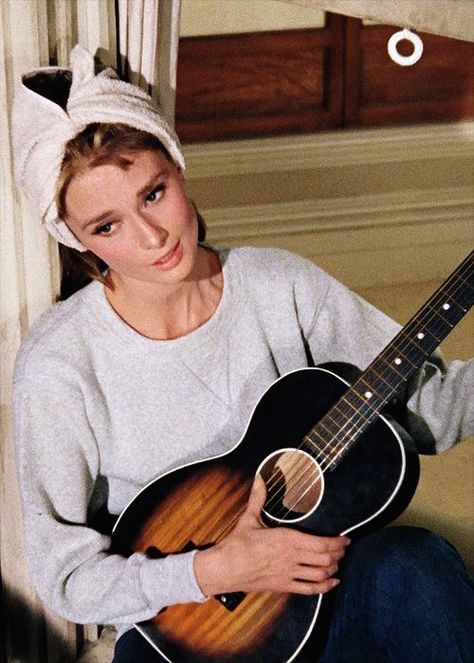 Moon River, Audrey Hepburn, Guitar, Moon