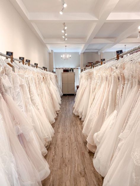 Wedding Dress Shopping Aesthetic, Bridal Shop Aesthetic, Bridal Shop Interior, Bridal Shop Ideas, Bridal Boutique Interior, Wedding Dress Boutique, Simple Lace Wedding Dress, Bridal Showroom, Bridal Shops