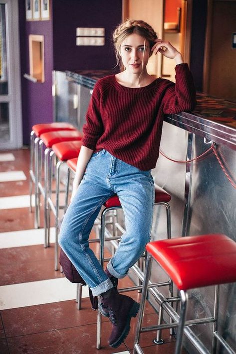 Basic Androgyny Inspo - Album on Imgur Japan Outfit Spring, Street Style Outfits Casual, First Date Outfits, Lesbian Fashion, Burgundy Outfit, Black Dresses Classy, Jeans Street Style, Mom Jeans Outfit, Japan Outfit