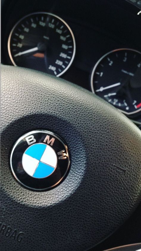 Bmw Fake Snap, Bmw Inside, Bmw Snap, Bmw Aesthetic, Bmw 118, Rolls Royce Logo, Rolls Royce Ghost Black, Aesthetic Car Accessories, Bmw 340i