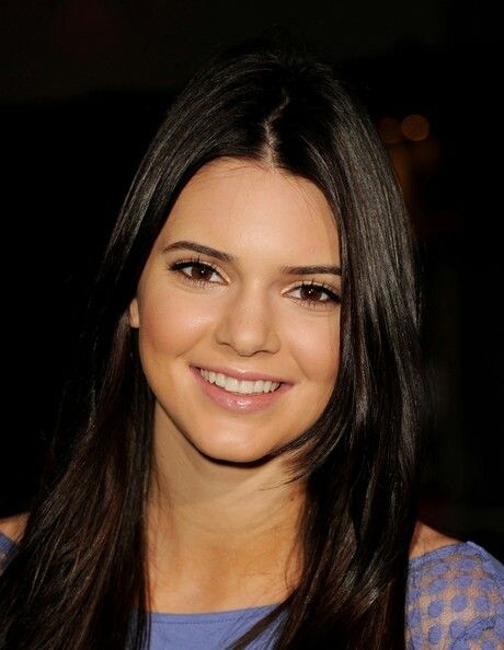 Kendall Jenner. Natural makeup Young Kendall Jenner, Kendall Jenner Without Makeup, Kendall Jenner Pink, Kendall Jenner Young, Kendall Jenner Pics, Kendall Jenner Makeup, Kardashian Beauty, Wide Set Eyes, Jenner Photos