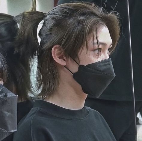 Long Hair Styles Men Ponytail, Felix Brown Hair, 3am Aesthetic, Hairstyle Buns, Felix Photoshoot, Tomboy Makeup, Male Ponytail, Asian Long Hair, Long Hair Ponytail