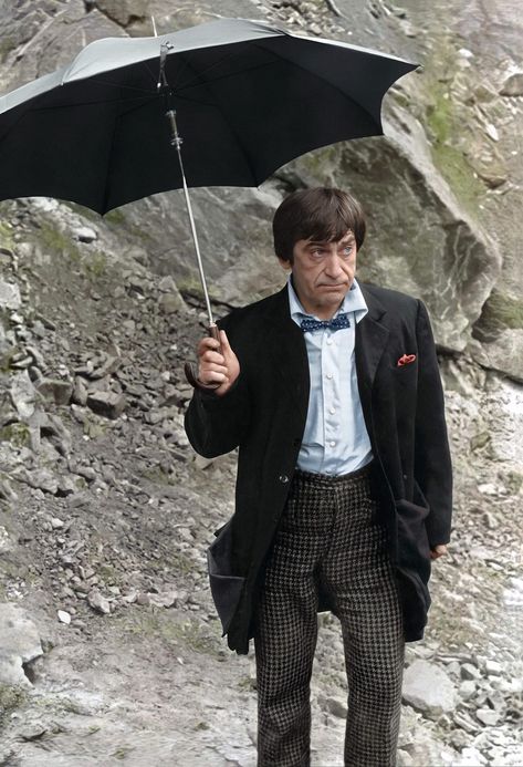 Oppressed People, Classic Doctor Who, Doctor Outfit, Second Doctor, Police Box, Lost In Space, Time Lords, Dr Who, Mad Men