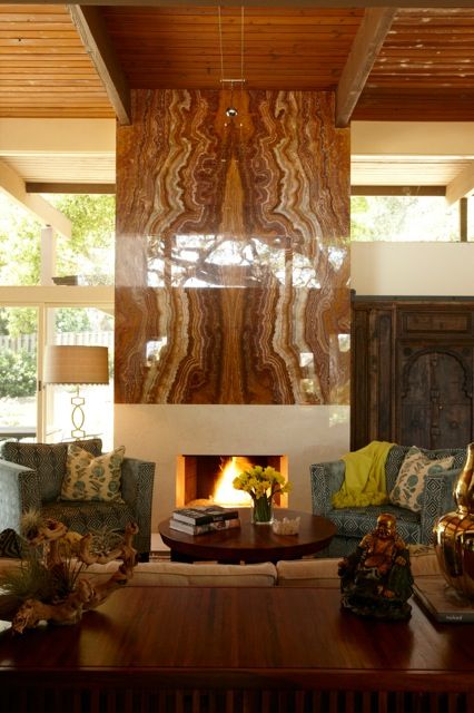 onyx bookmatched fireplace Onyx Fireplace, Fireplace Walls, Fireplace Home, Fireplace Feature Wall, Fireplace Redo, Rock Fireplaces, Light Panels, Countertop Material, White Fireplace