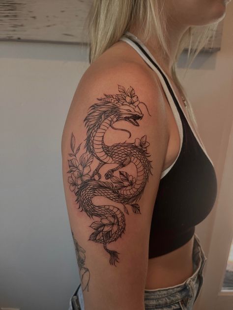 Shoulder Bicep Tattoo, Dragon Shoulder Tattoo, Arm Tattoos For Women Forearm, Mandala Tattoo Shoulder, Dragon Tattoo Shoulder, Arrow Tattoos For Women, Dragon Tattoo Arm, Earthy Tattoos, Small Dragon Tattoos