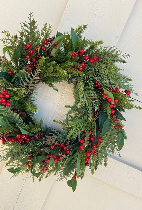 Fake Pine Wreath, Artifical Wreath, Christmas Wreaths Outdoor, Winter Wreaths After Christmas, Wreaths Winter, Christmas Reef, Homemade Christmas Wreaths, Christmas Wreath Designs, Wreath Workshop