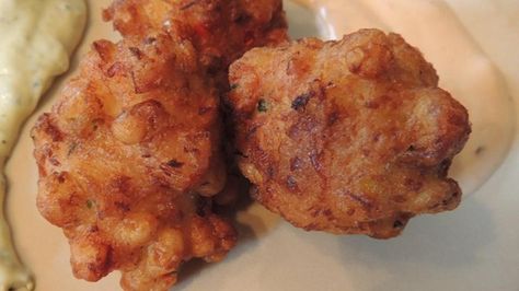 These gluten free lobster fritters have a tropical twist with shredded coconut.  Enjoy with your favorite dipping sauce! Lobster Fritters, Saltfish Fritters, Gluten Free Pancake Mix, Conch Fritters, Lion's Den, Gluten Free Crackers, Gluten Free Recipe, Corn Fritters, Lobster Recipes