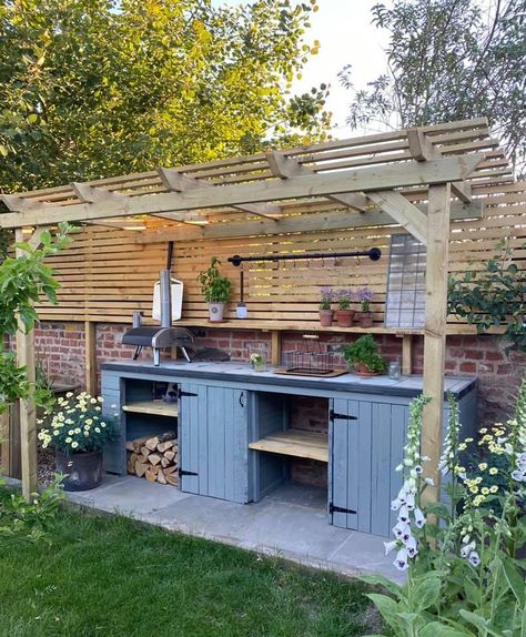 Outdoor Bbq Area, Outdoor Barbeque, Outdoor Kitchen Plans, Build Outdoor Kitchen, Outdoor Bbq Kitchen, Winter Porch, Back Garden Design, Backyard Renovations, Outdoor Kitchen Design Layout