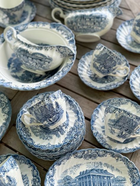 Enjoy some fabulous Blue & White Ironstone Transferware Made in Rngland Home Amenities, Glass Filter, Antique Booth, Blue Transferware, Vintage Blue And White, Antique Blue, Blue And White China, Fish Patterns, Antique Shop