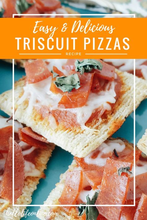 Triscuit Pizza - I love this healthy snack option! A Triscuit Pizza is a tasty appetizer that is easy to make and sure to please! Recipes In Microwave, Triscuit Pizza, Triscuit Recipes, Pizza Appetizer, Gameday Food, Skillet Chicken Parmesan, Seared Salmon Recipes, Bacon Grilled Cheese, Chimichurri Recipe