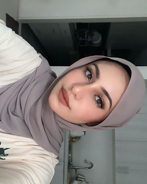 Convo Makeup Look, Makeup Arabian Look Hijab, Make Up Bold Hijab, Makeup Looks Hijab, Makeup Arab, Arabian Look, Makeup Bold, Membentuk Alis, Hijab Makeup