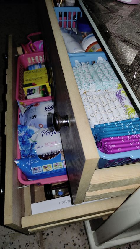 Period Organization Storage, Feminine Product Storage, Mbbs Life, Feminine Pads, Bride Preparation, Brides Room, Period Kit, Clothes Organization Diy, Mode Abaya