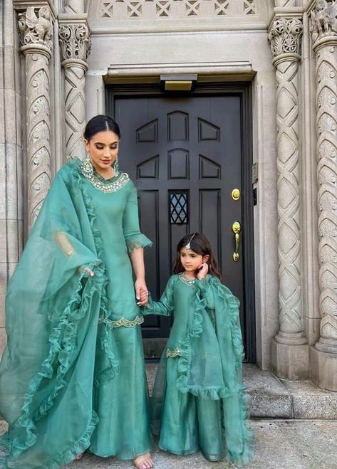 Embroidery Outfits, Mommy Daughter Dresses, Mom Daughter Matching Dresses, Indian Dress Up, Kids Outfits Daughters, Diwali Dresses, Tara Dress, Mother Daughter Fashion, Mom And Daughter Matching